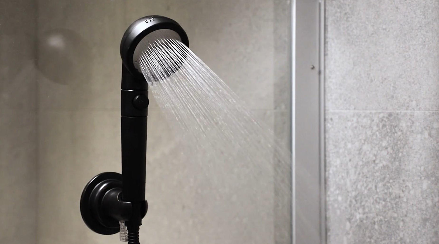 5 Renter-Friendly Ways to Transform the Shower Room