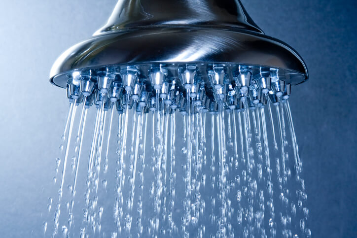 Chlorine shower water effects on skin and hair with filter comparison